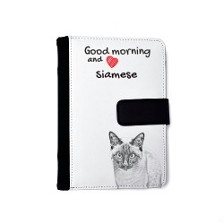 Siamkatzen - Notizbuch aus Öko-Leder mit Kalender und dem Abbild von einem Katzen.