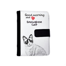 Snowshoe - Notizbuch aus Öko-Leder mit Kalender und dem Abbild von einem Katzen.