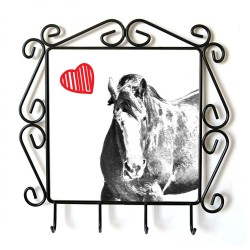 Collection de cintres en métal avec une image du cheval de race. 