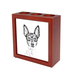American Toy Terrier, holzständer für Kerzen/ Kugelschreiber mit dem Bild des Hundes.