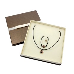 Pug. Jewelry with box for people who love dogs. Bracelet and necklace. Photojewelry. Handmade.