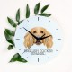 Reloj de pie de tablero DM con una imagen de perro. 
