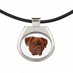 Una collana con un cane Dogue de Bordeaux. Una nuova collezione con il cane geometrico