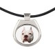 Una collana con un cane American Pit Bull Terrier . Una nuova collezione con il cane geometrico