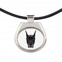 Un collier avec un chien Dogue allemand cropped. Une nouvelle collection avec le chien géométrique