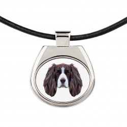 Un collar con un perro Springer Spaniel Inglés. Una nueva colección con el perro geométrico