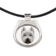 Un collar con un perro West Highland White Terrier. Una nueva colección con el perro geométrico
