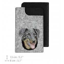 Berger de Beauce - Un étui en feutre pour votre téléphone portable avec une image du chien brodée