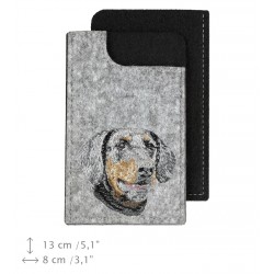 Dobermann uncropped - Filzbeutel für Handy mit einer gestickten Darstellung eines Hundes.