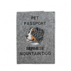 Berneński pies pasterski - haftowany pokrowiec na paszport