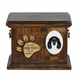 Urna de cenizas de perro con placa de cerámica y descripción - Geométrico Perro salchicha longhaired