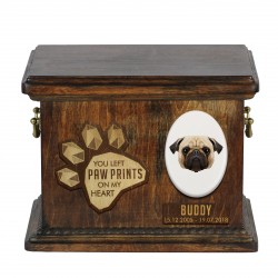 Urn for dog ashes with ceramic plate and sentence - Geometric Pug