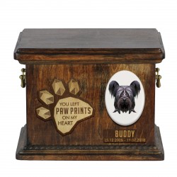 Urn for dog ashes with ceramic plate and sentence