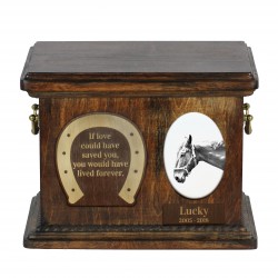Urne pour les cendres de cheval avec plaque en céramique et description - Hanovrien, ART-DOG