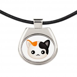 Una collana con un gatto del Bobtail giapponese. Una nuova collezione con il simpatico gatto Art-Dog