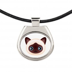 Una collana con un gatto del Gatto sacro di Birmania. Una nuova collezione con il simpatico gatto Art-Dog