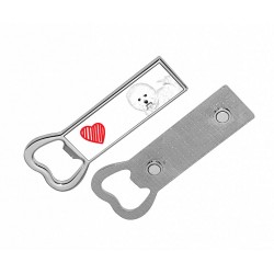 Bichon Frise- Metallflaschenöffner mit einem Magnet für den Kühlschrank mit Bild eines Hundes.