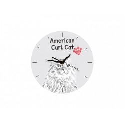 Amerykański curl - stojący zegar z wizerunkiem kota, wykonany z płyty MDF