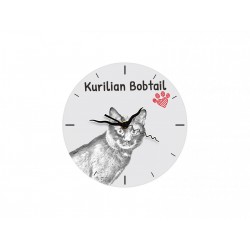 Kurilen Bobtail - Stehende Uhr mit MDF mit dem Bild eines Katzes.