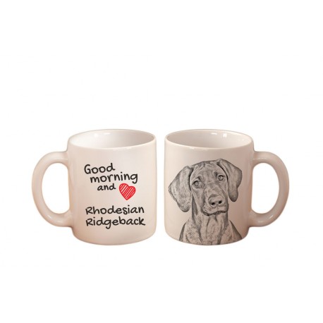 Une tasse avec un chien. "Good morning and love". De haute qualité tasse en céramique.