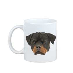 Disfrutando de una taza con mi perrito Rottweiler - una taza con un perro geométrico