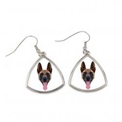 Boucles d'oreilles avec un chien Berger belge. Une nouvelle collection avec le chien géométrique