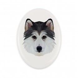 Una lapide in ceramica con un cane Siberian Husky. Cane geometrico