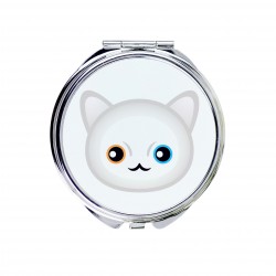 Uno specchio tascabile con un gatto del Khao Manee. Una nuova collezione con il simpatico gatto Art-Dog