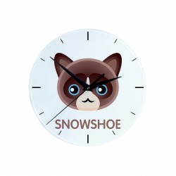 Une horloge avec un chat du Snowshoe. Une nouvelle collection avec le joli chat Art-Dog